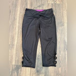 Pro Player black capris leggings with hot pink inner waistband